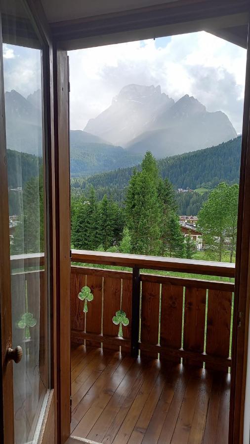 산비토디카도레 Deliziosa Mansarda Con Vista Dolomiti 아파트 외부 사진