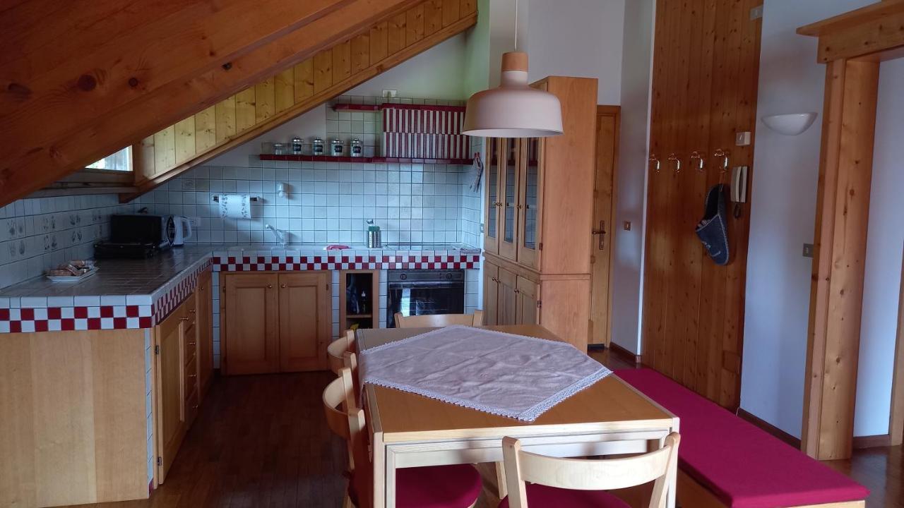산비토디카도레 Deliziosa Mansarda Con Vista Dolomiti 아파트 외부 사진