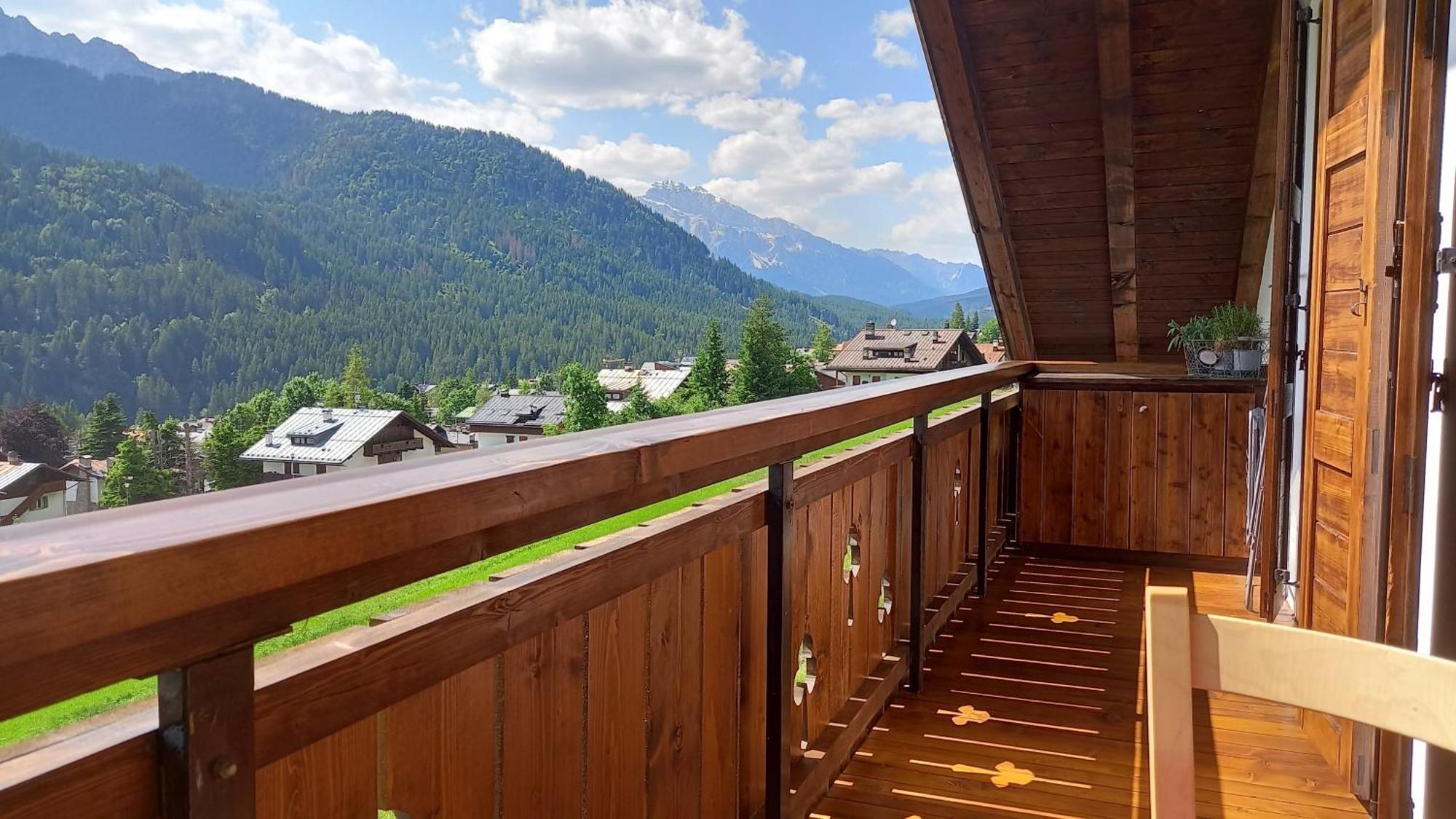 산비토디카도레 Deliziosa Mansarda Con Vista Dolomiti 아파트 외부 사진